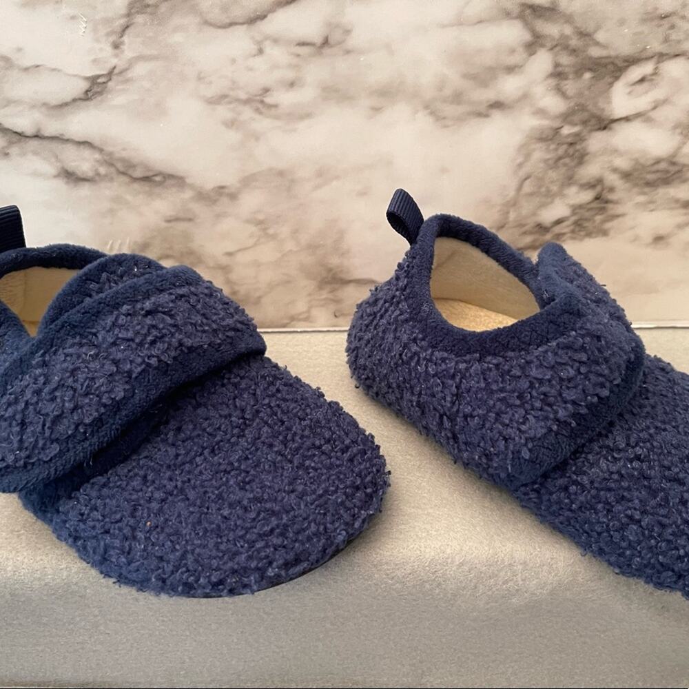 Q0002 Kids Booties Navy Blue Size 24/25 (size 7/8)